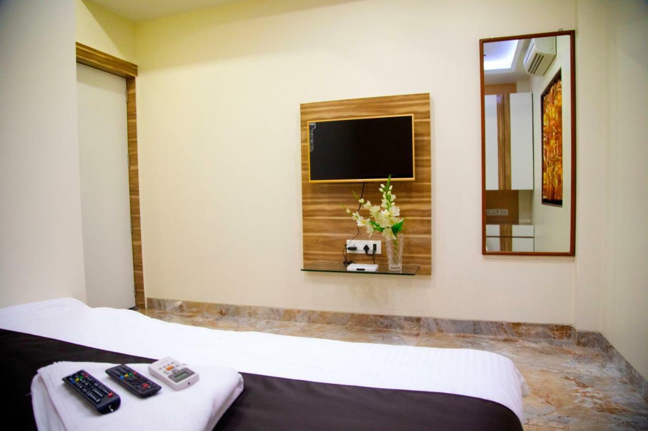 Al Shifa Residency Hotell Mumbai Exteriör bild